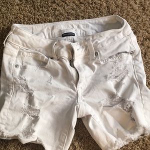 American eagle white ripped jeans